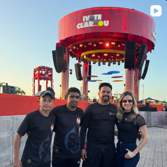 Equipe da Casa de Fogos São João em evento público